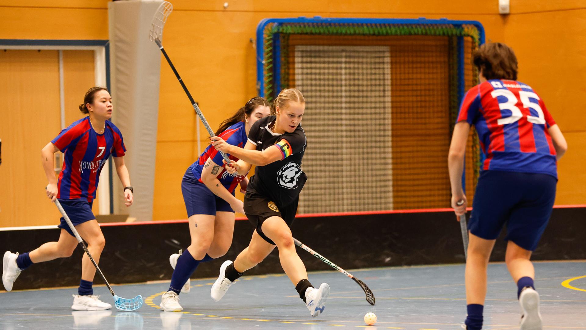 Bilder fra eliteserien for kvinner og oppgjøret mellom Monolitten og Stavanger 22. november 2025.