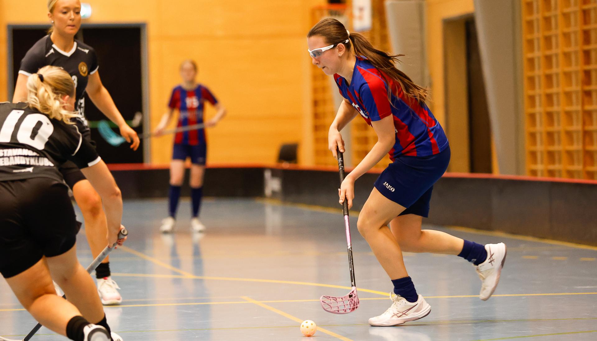 Bilder fra eliteserien for kvinner og oppgjøret mellom Monolitten og Stavanger 22. november 2025.