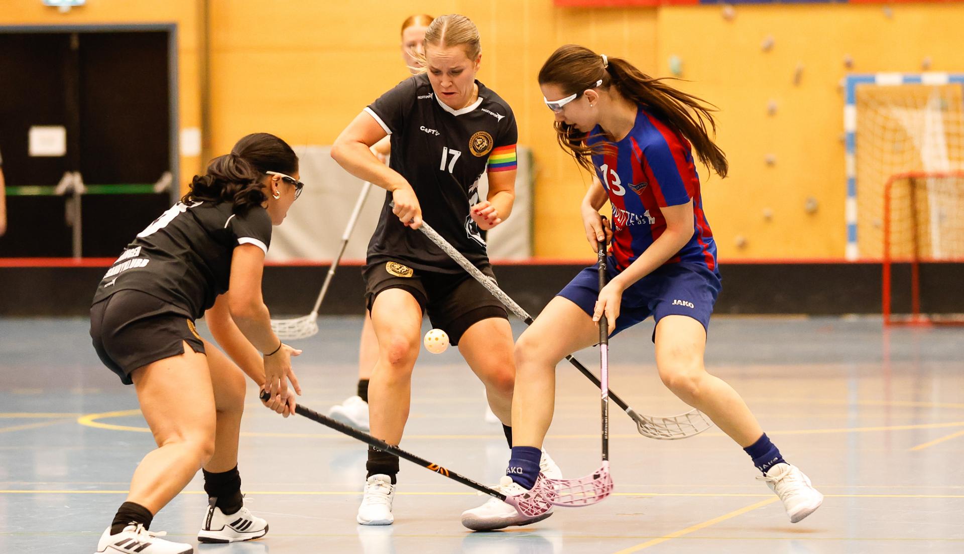 Bilder fra eliteserien for kvinner og oppgjøret mellom Monolitten og Stavanger 22. november 2025.