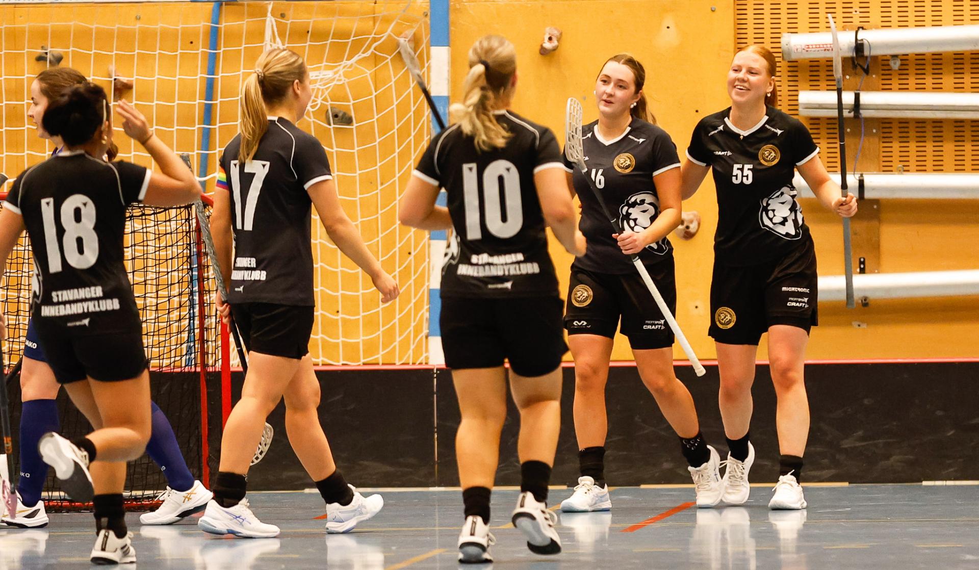 Bilder fra eliteserien for kvinner og oppgjøret mellom Monolitten og Stavanger 22. november 2025.