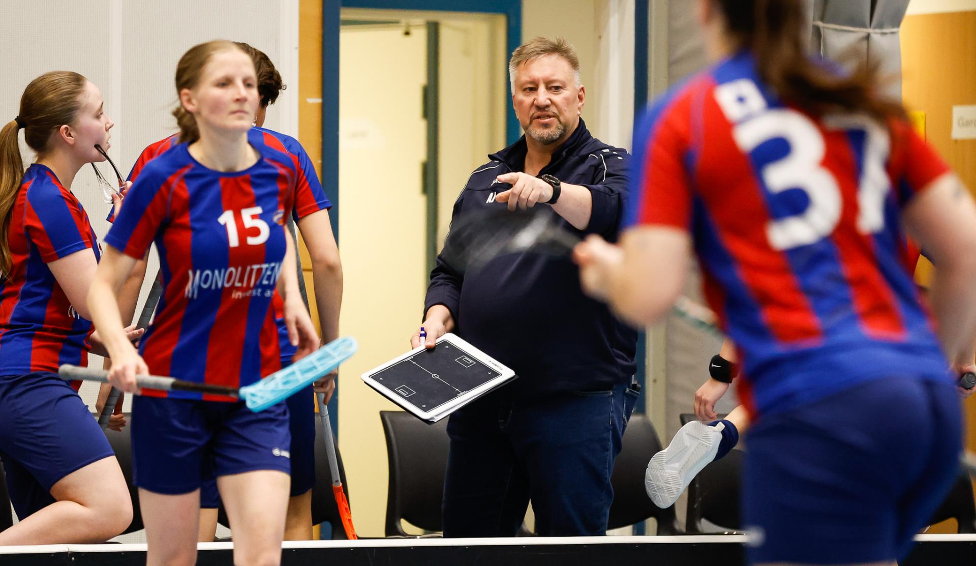 Bilder fra eliteserien for kvinner og oppgjøret mellom Monolitten og Stavanger 22. november 2025.