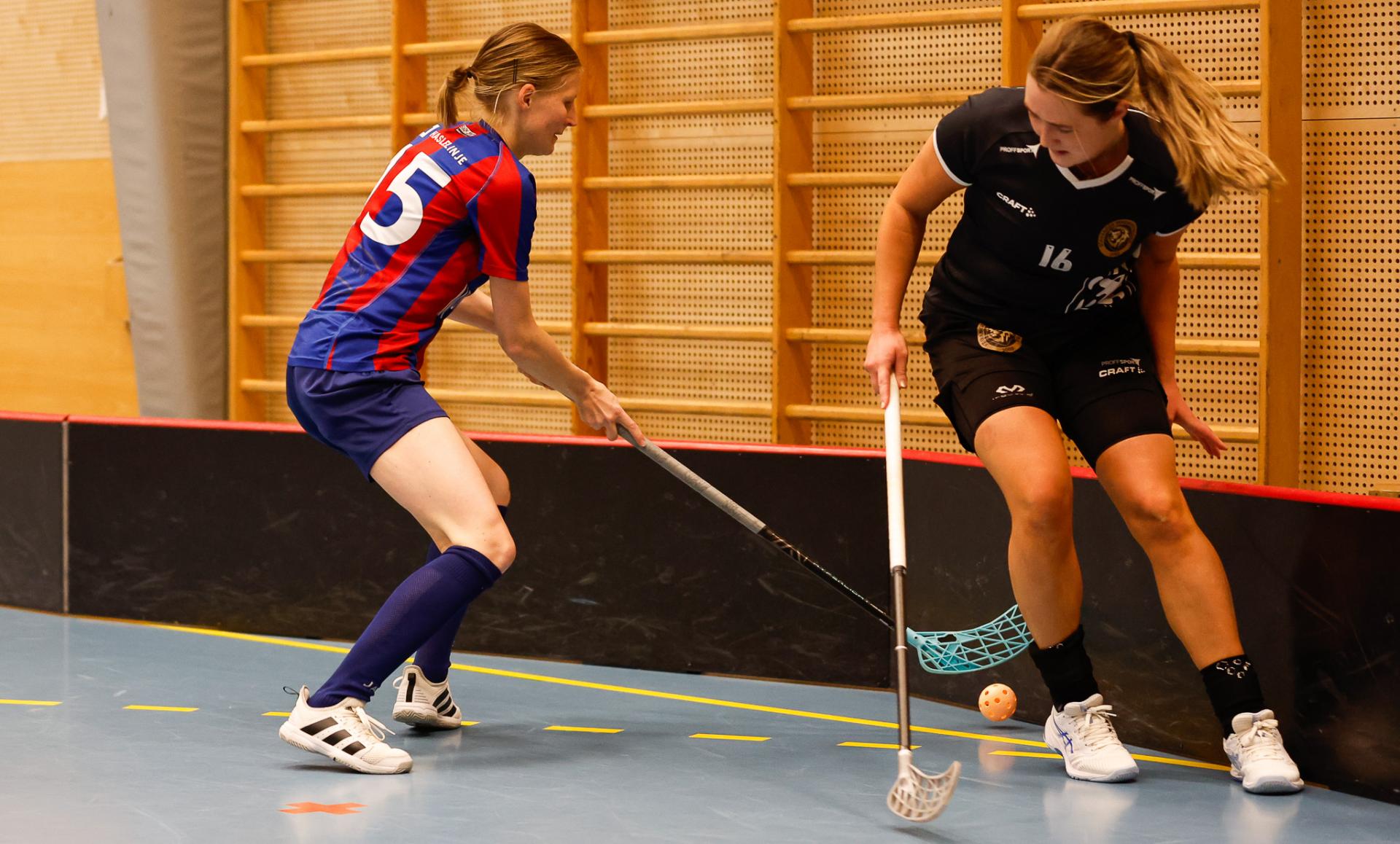 Bilder fra eliteserien for kvinner og oppgjøret mellom Monolitten og Stavanger 22. november 2025.