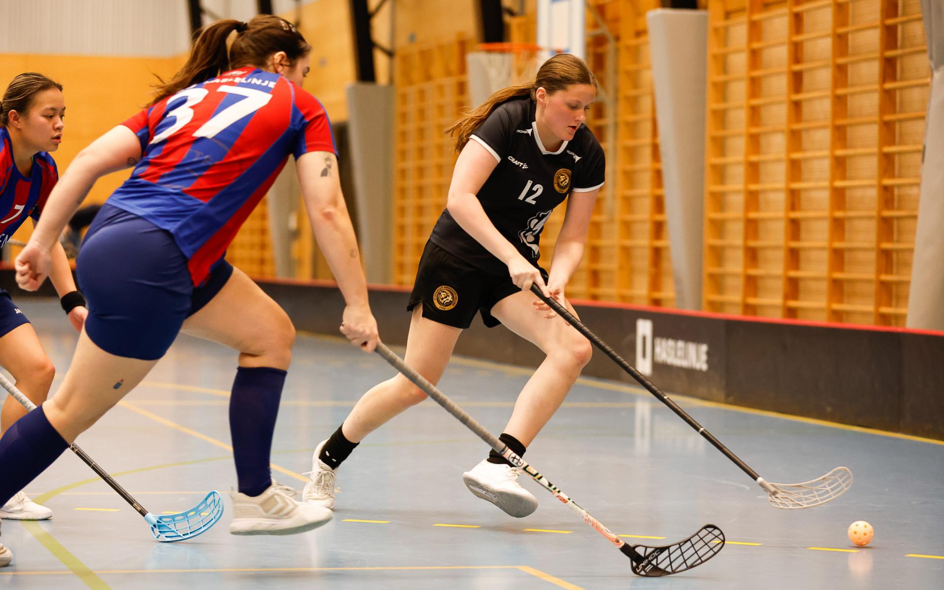 Bilder fra eliteserien for kvinner og oppgjøret mellom Monolitten og Stavanger 22. november 2025.