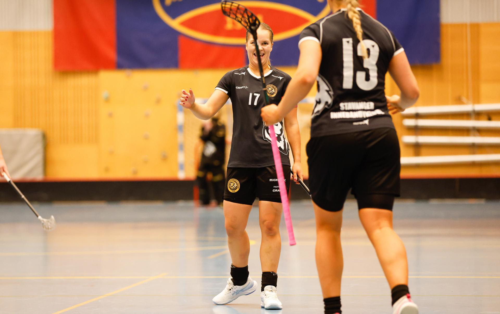 Bilder fra eliteserien for kvinner og oppgjøret mellom Monolitten og Stavanger 22. november 2025.