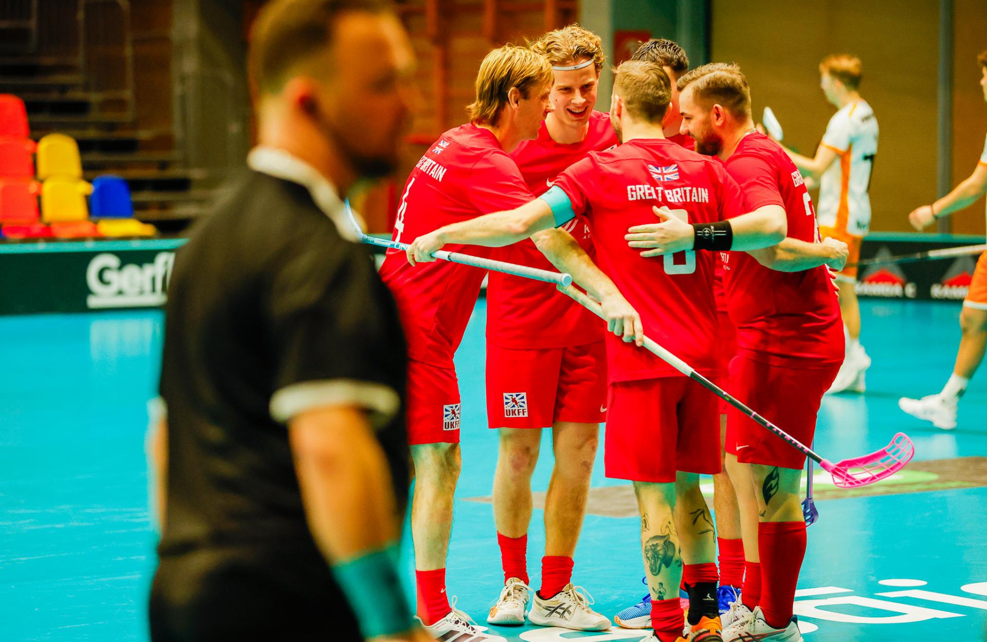 Bilder fra Liepājas Olimpiskais Centrs og VM-kvalifiseringen i 2026 mellom Storbritannia og Nederland 6. februar 2026.