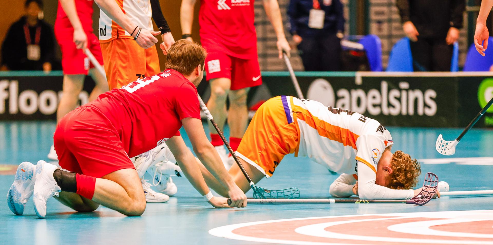 Bilder fra Liepājas Olimpiskais Centrs og VM-kvalifiseringen i 2026 mellom Storbritannia og Nederland 6. februar 2026.