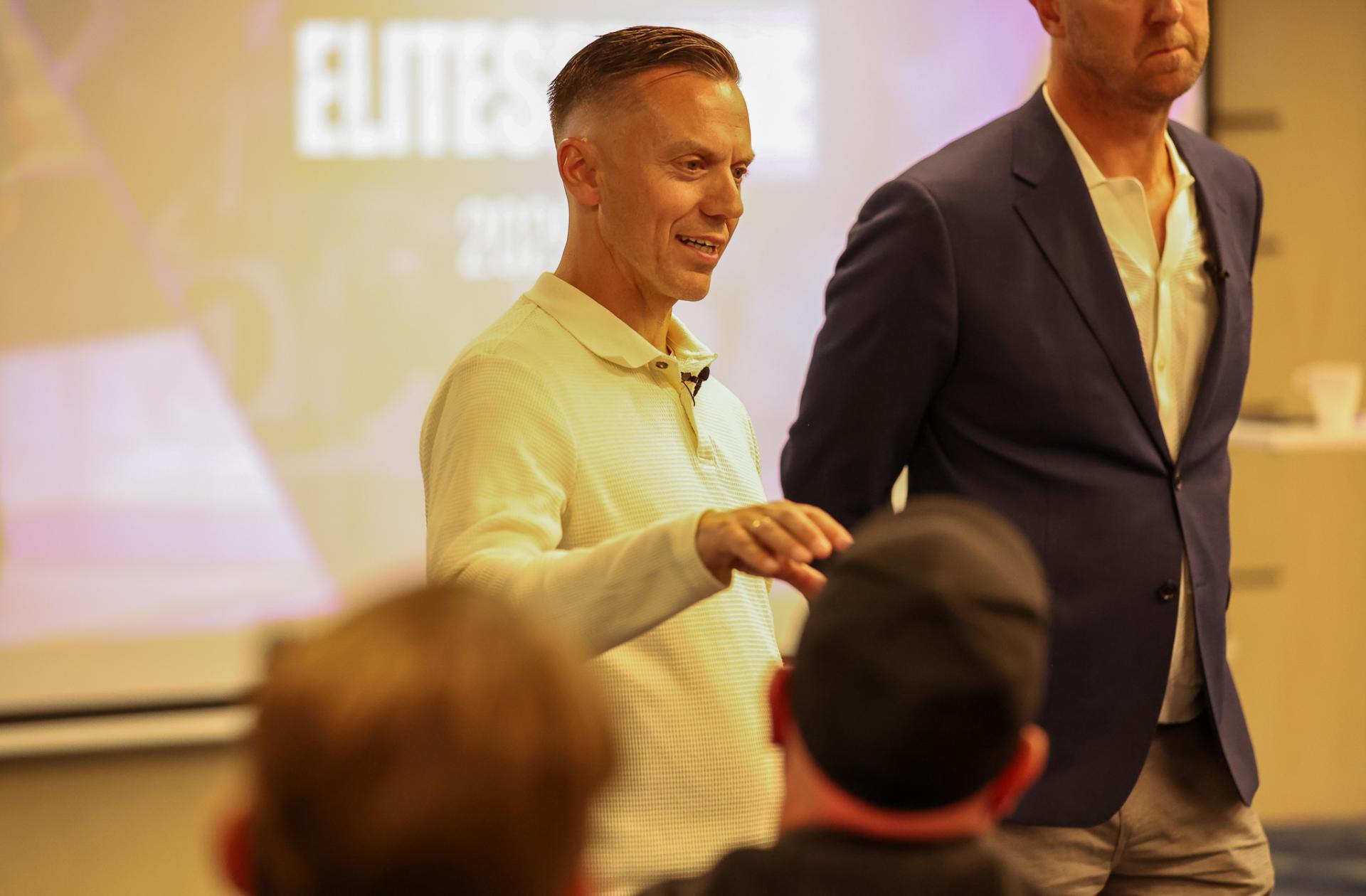 Bilder fra kick-off med eliteseriene 31. august 2026 på Ullevål stadion.