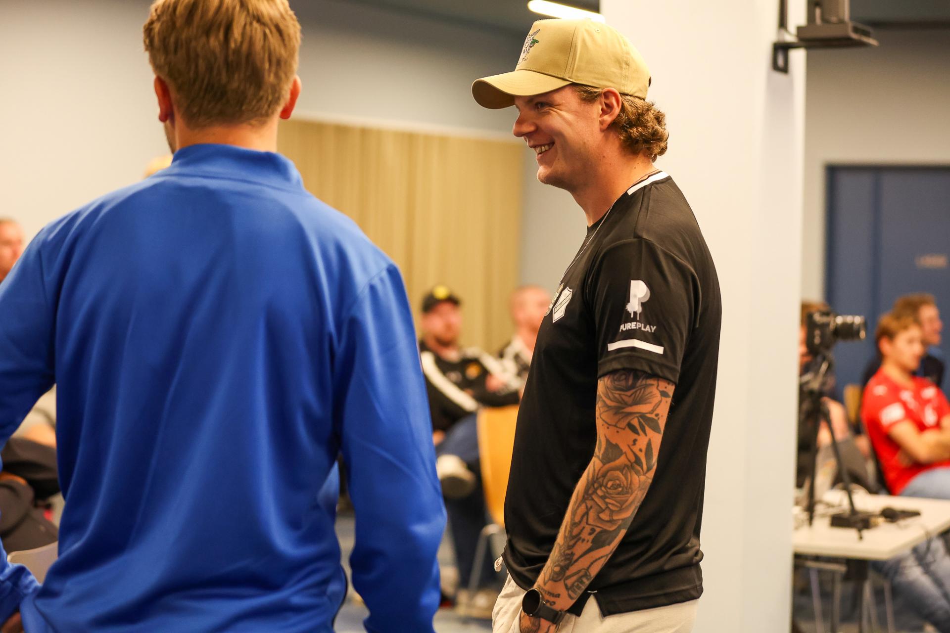 Bilder fra kick-off med eliteseriene 31. august 2026 på Ullevål stadion.