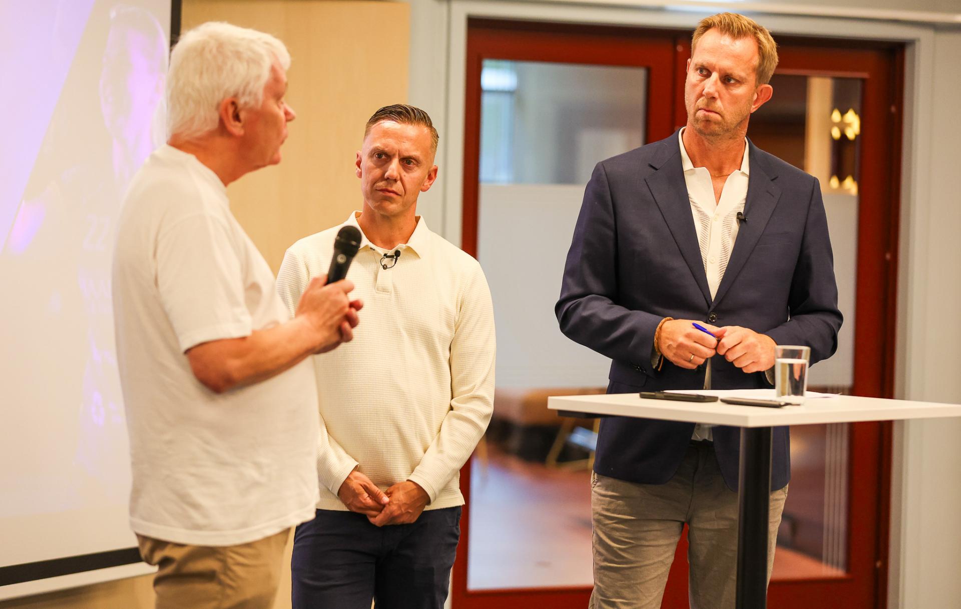 Bilder fra kick-off med eliteseriene 31. august 2026 på Ullevål stadion.