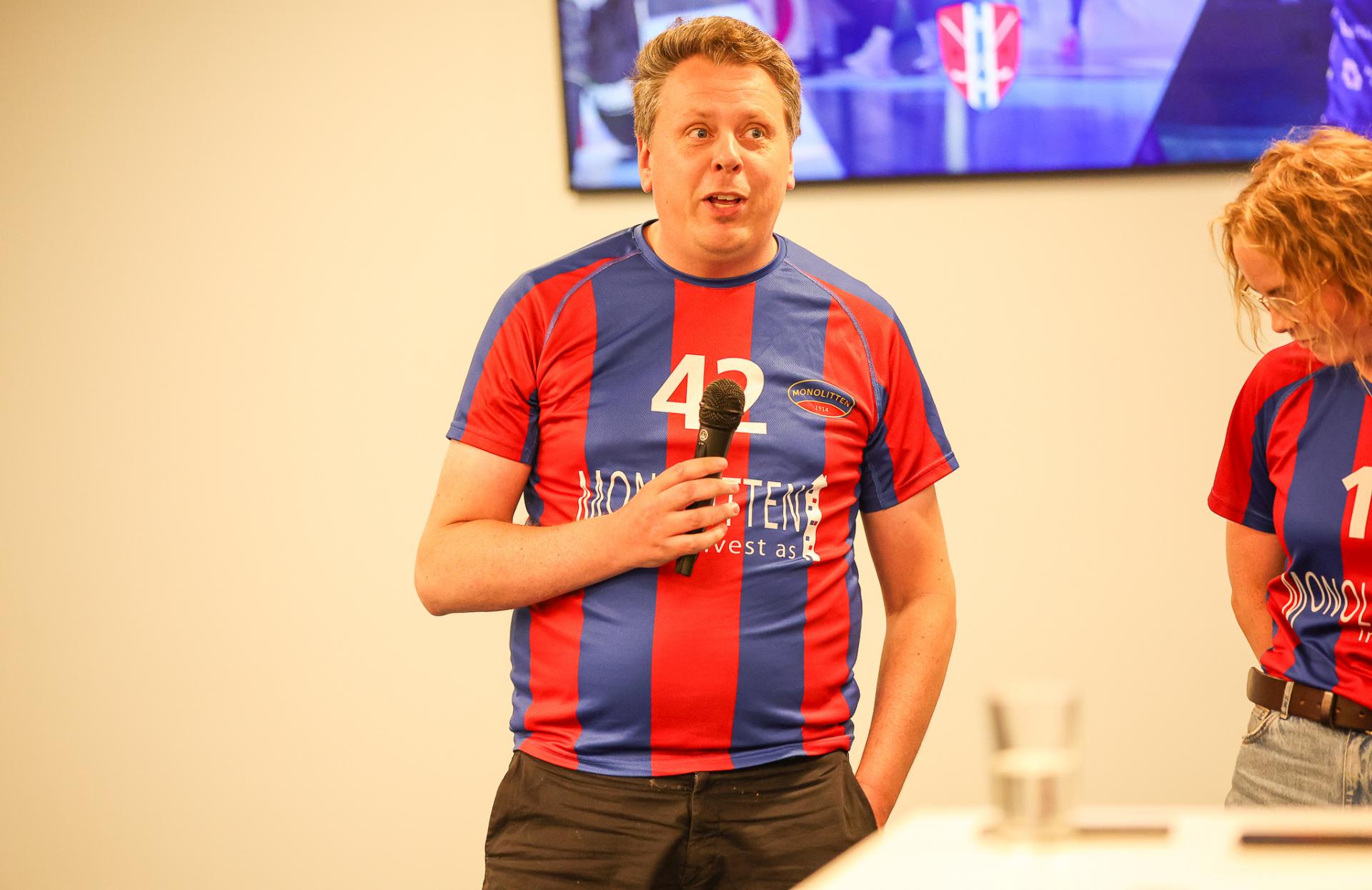 Bilder fra kick-off med eliteseriene 31. august 2026 på Ullevål stadion.