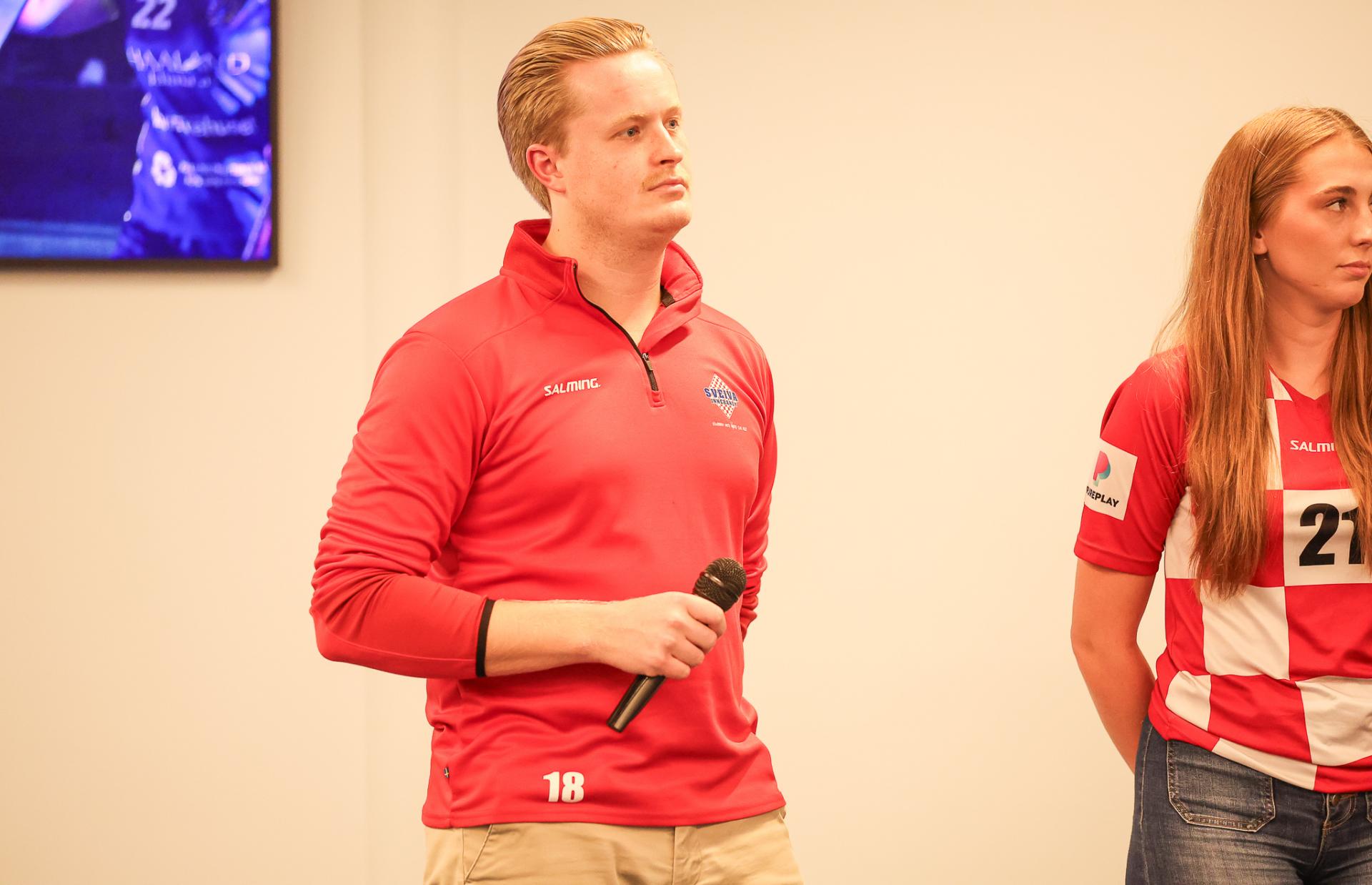 Bilder fra kick-off med eliteseriene 31. august 2026 på Ullevål stadion.