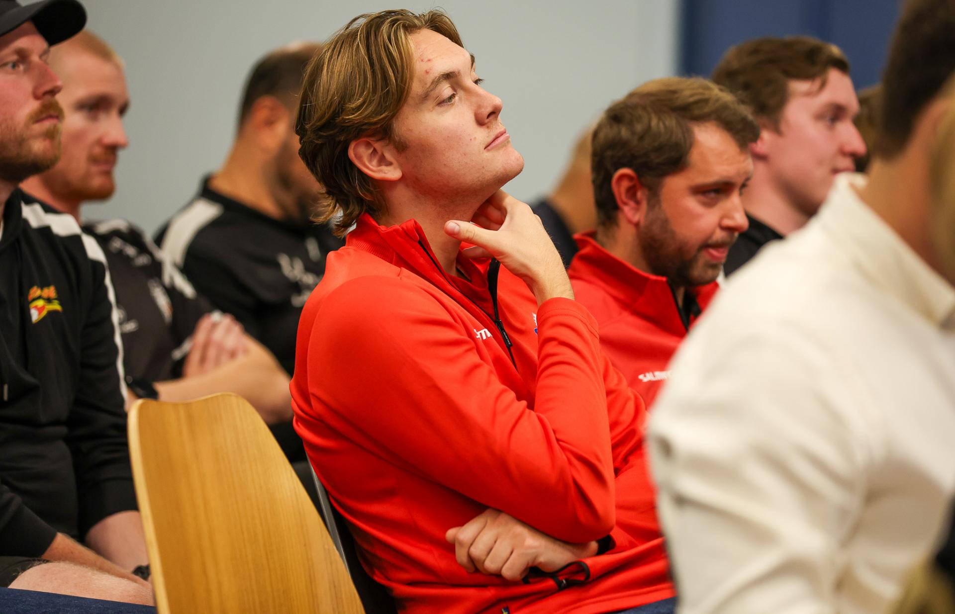 Bilder fra kick-off med eliteseriene 31. august 2026 på Ullevål stadion.