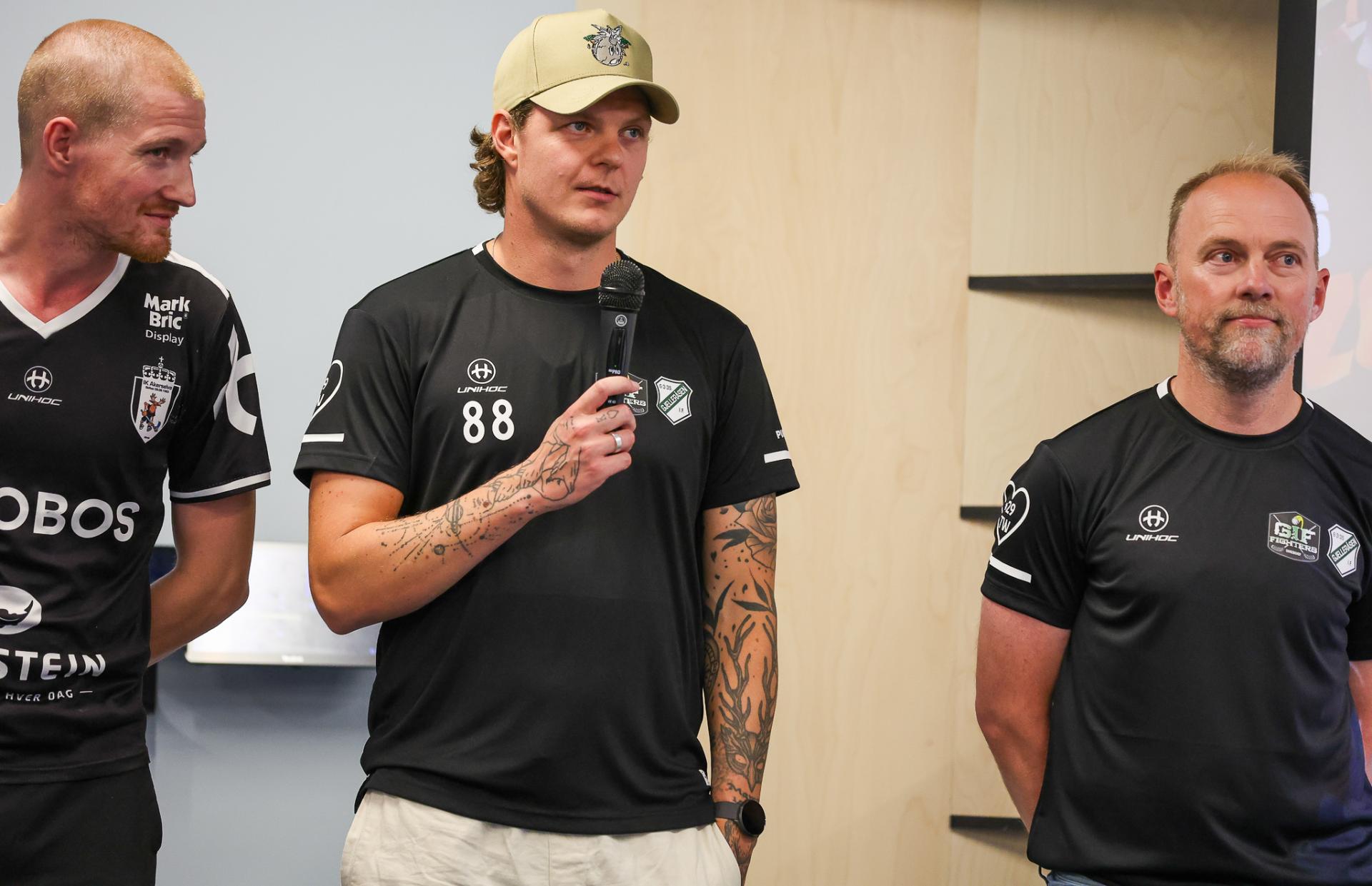 Bilder fra kick-off med eliteseriene 31. august 2026 på Ullevål stadion.