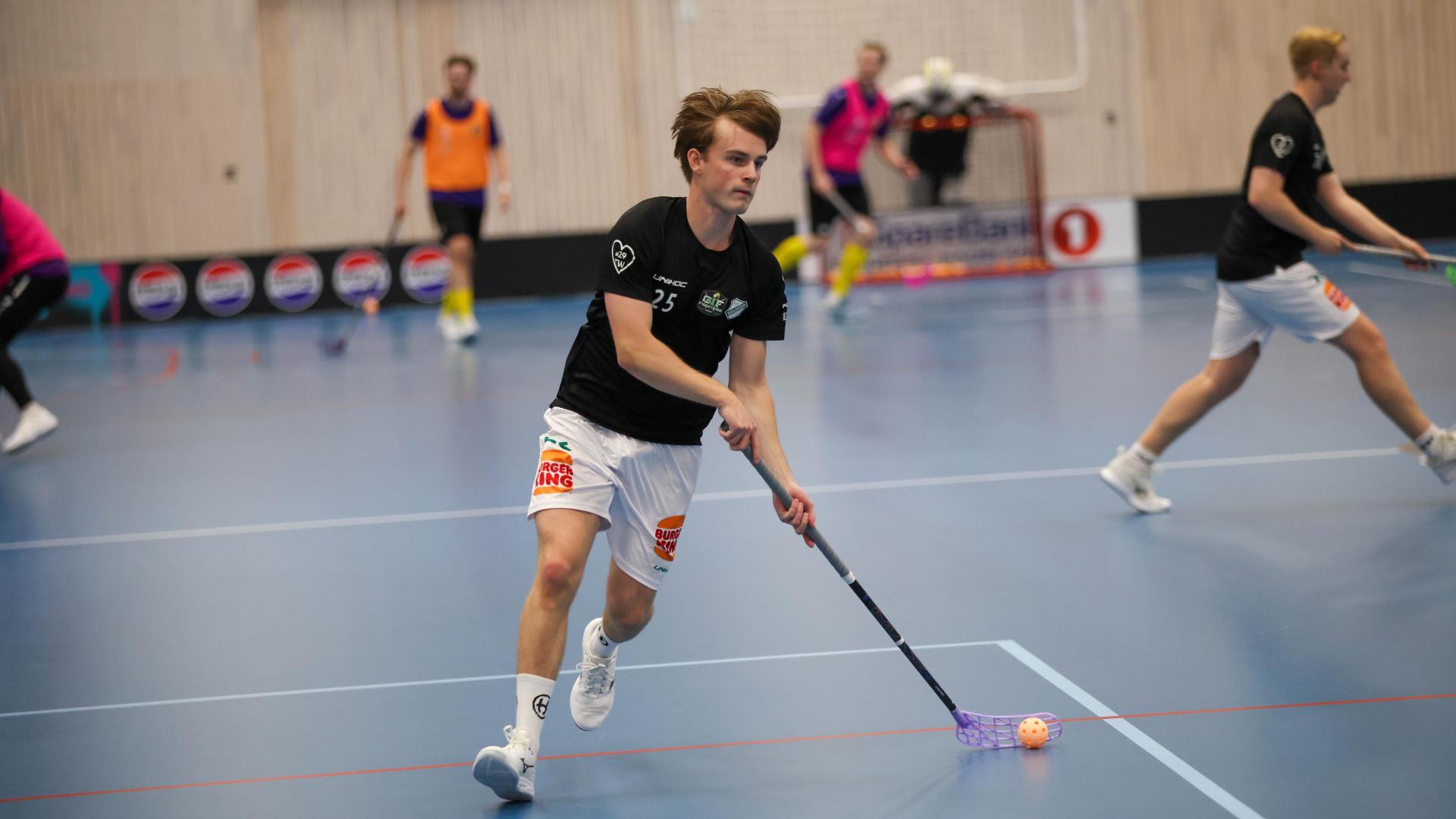 Bilder fra Slattumhallen og kampen mellom Gjelleråsen og Tunet i eliteserien for menn 2. oktober 2026.