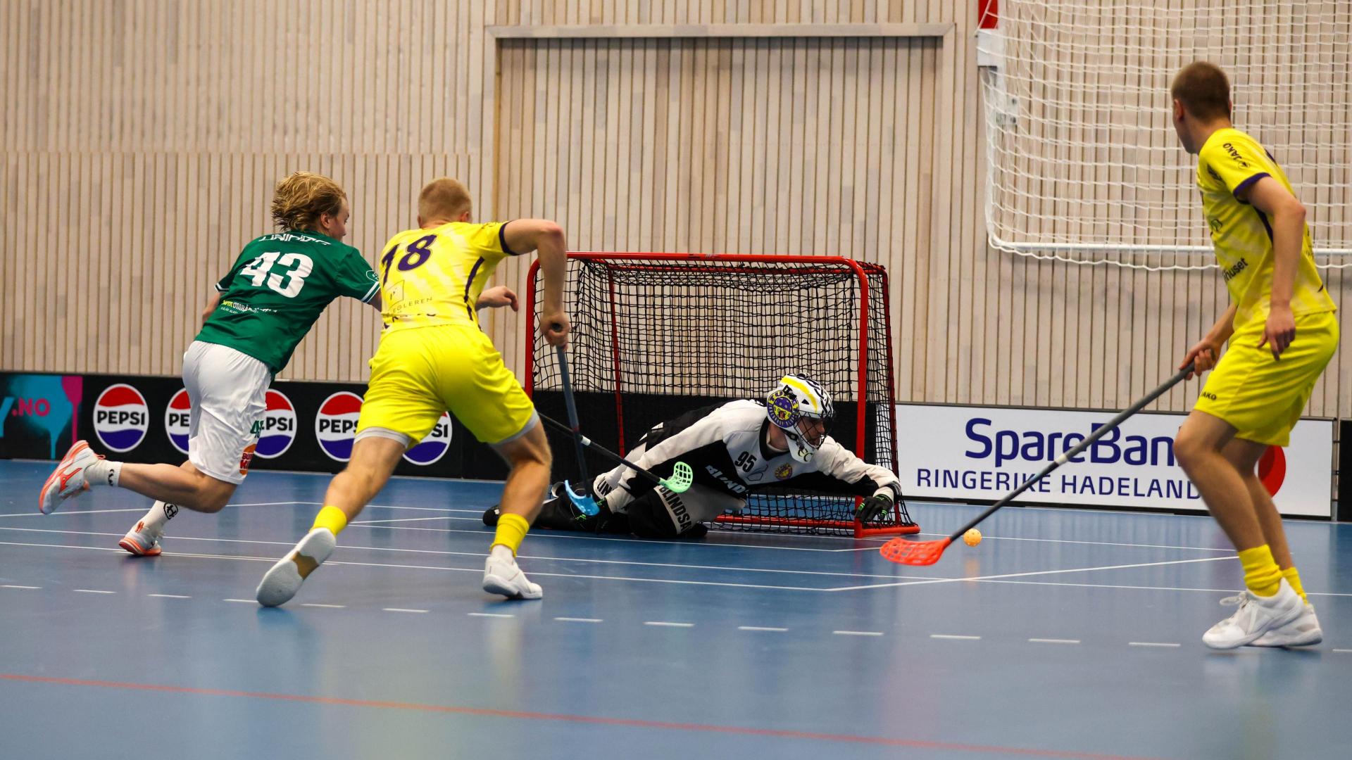 Bilder fra Slattumhallen og kampen mellom Gjelleråsen og Tunet i eliteserien for menn 2. oktober 2026.