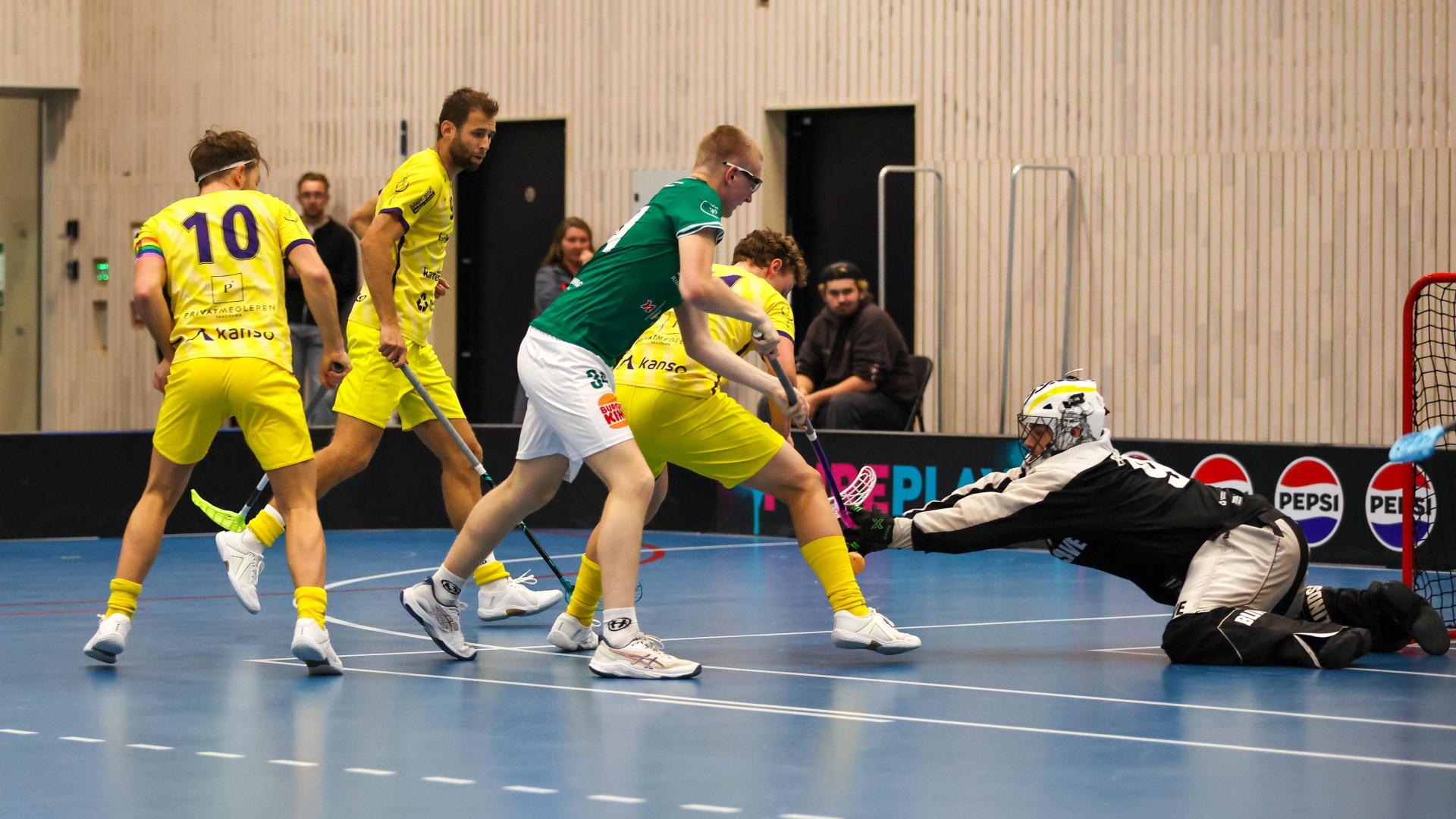 Bilder fra Slattumhallen og kampen mellom Gjelleråsen og Tunet i eliteserien for menn 2. oktober 2026.