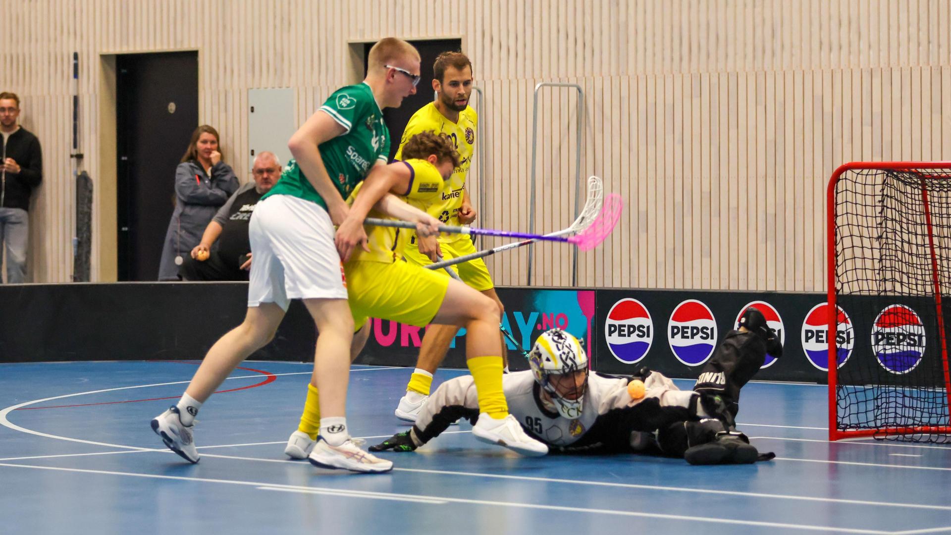 Bilder fra Slattumhallen og kampen mellom Gjelleråsen og Tunet i eliteserien for menn 2. oktober 2026.